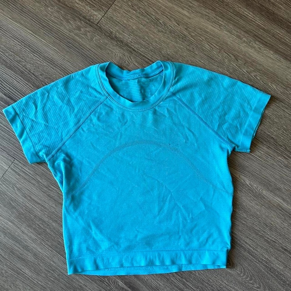 Lululemon Women's Blue Swiftly Tech Short Sleeve Crop Top Size 4